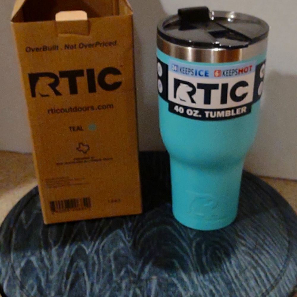 New RTIC 40 oz Tumbler Aqua with RTIC Decal.  C3